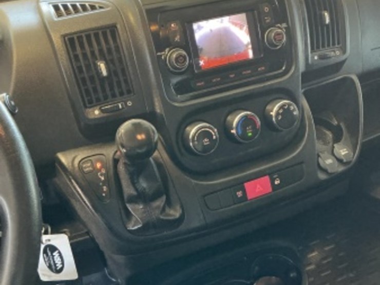 2020-dodge-2500-image-21
