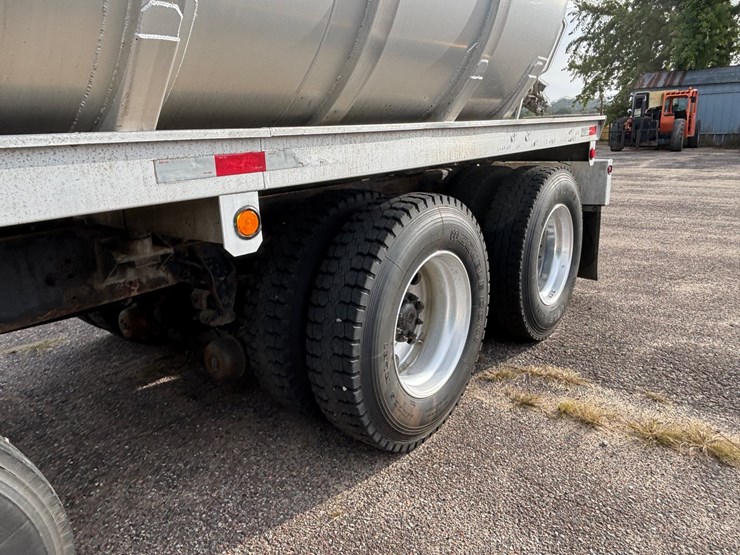 #1203-•-2004-mack-cv713-vacuum-pump-truck-(has-wi-title)-image-56