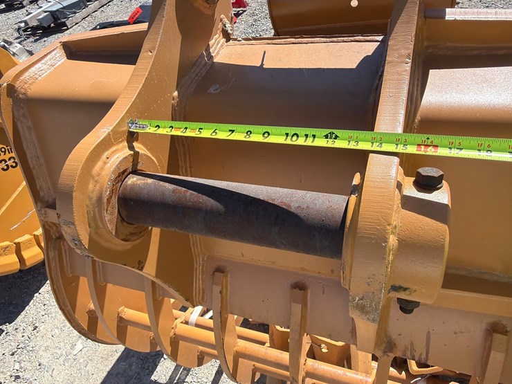 caterpillar-320-image-6