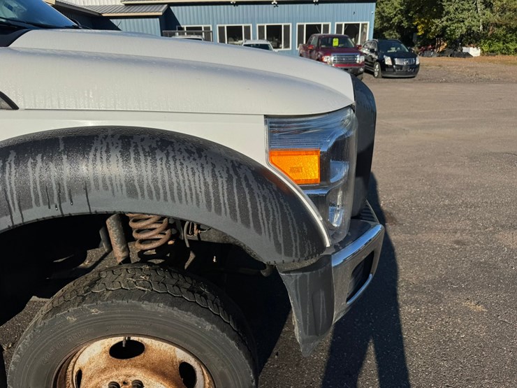 2013-ford-f550-image-17