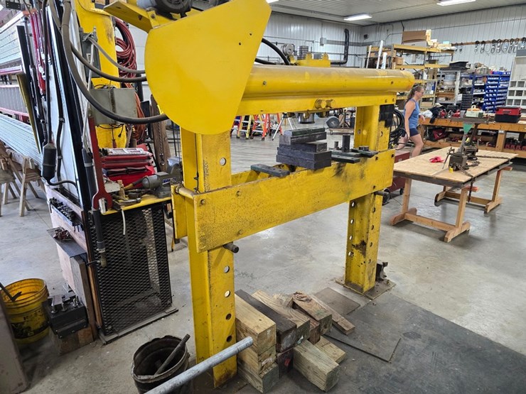 #9626-•-30-ton-shop-press-image-3