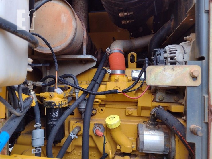 2006-deere-444j-image-21