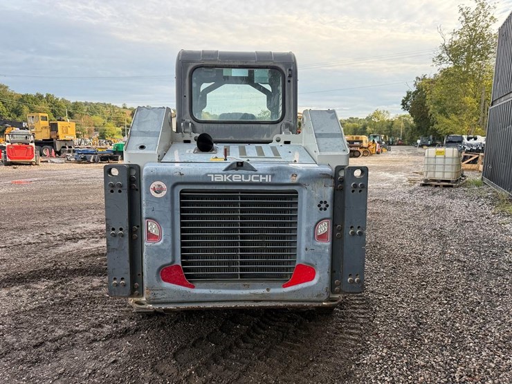 2020-takeuchi-tl8-image-3