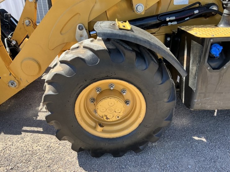 2019-caterpillar-420f2-it-image-9