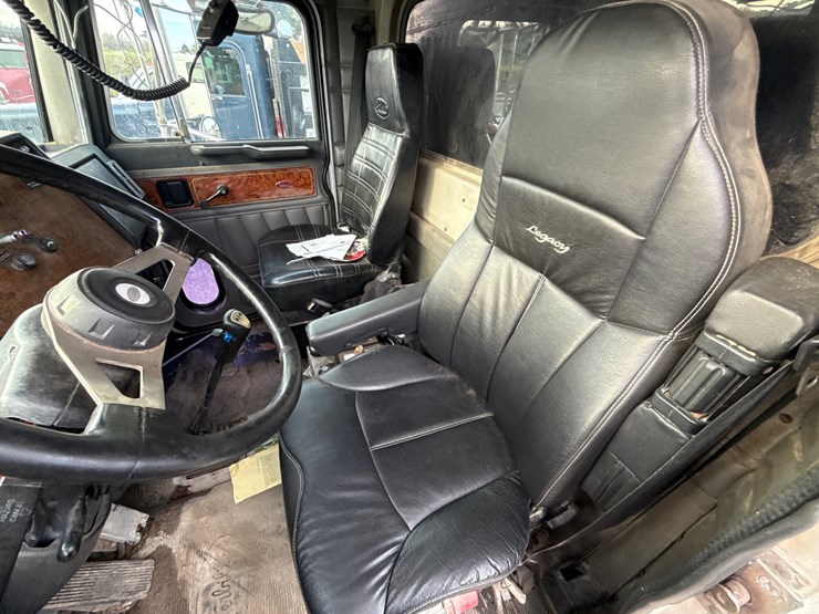 peterbilt-379-image-14