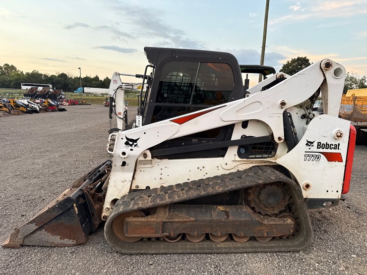 2019-bobcat-t770-image-10