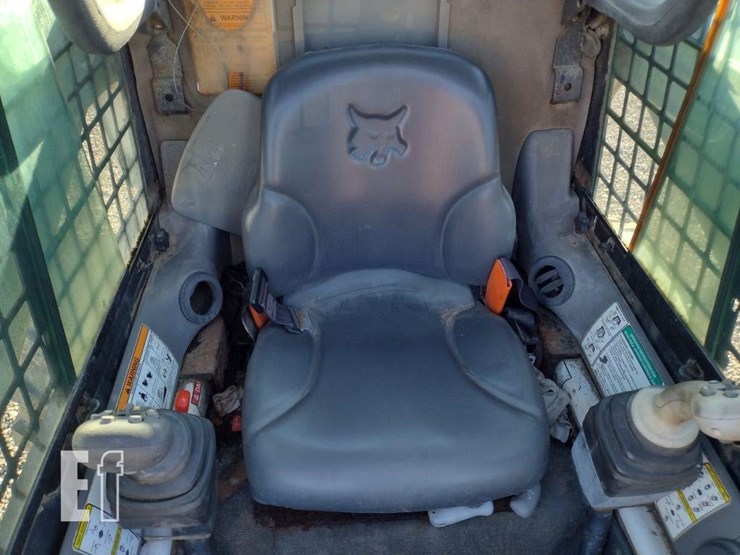 2009-bobcat-s250-image-12