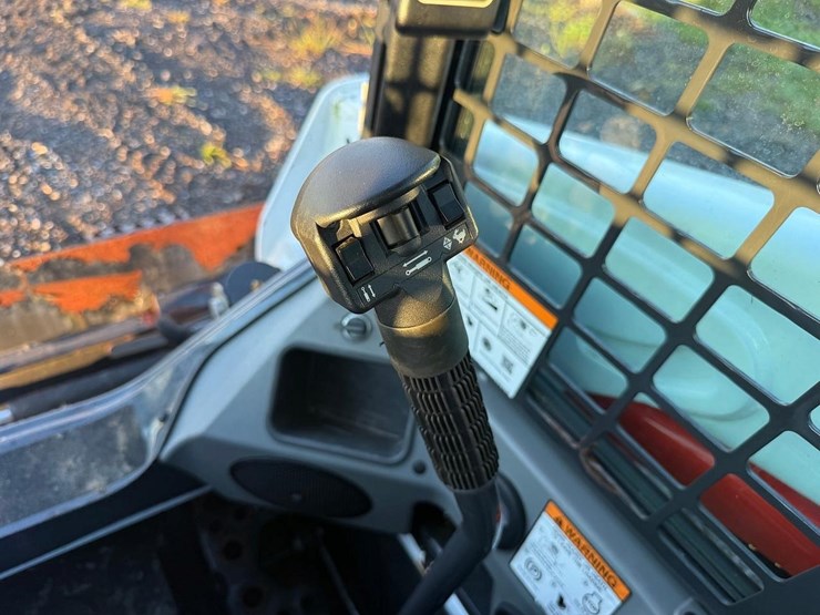 2018-bobcat-s550-image-19