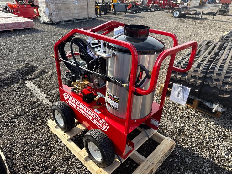 #2059-•-magnum-4000-series-heated-pressure-washer-image-2