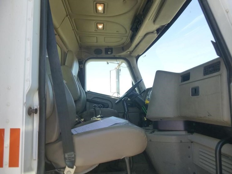 2008-international-df557-t/a-dump-truck-image-25