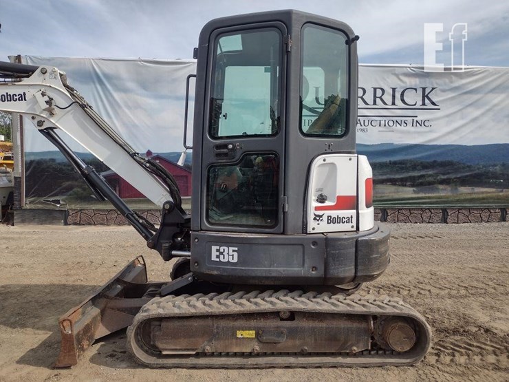 2012-bobcat-e35-image-13