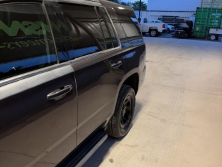 2017-chevrolet-tahoe-image-5