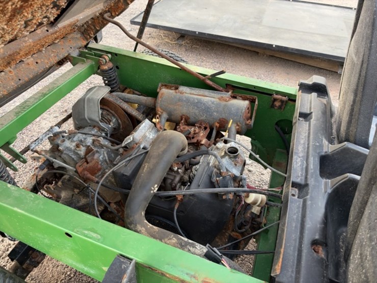 john-deere-gator-image-12