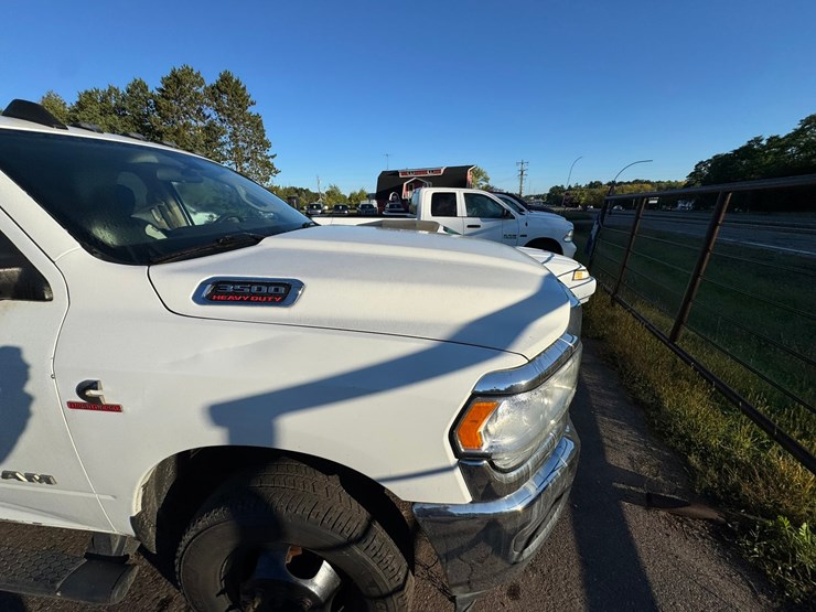 2020-dodge-3500-image-30
