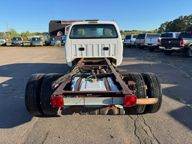 2013-ford-f550-image-4
