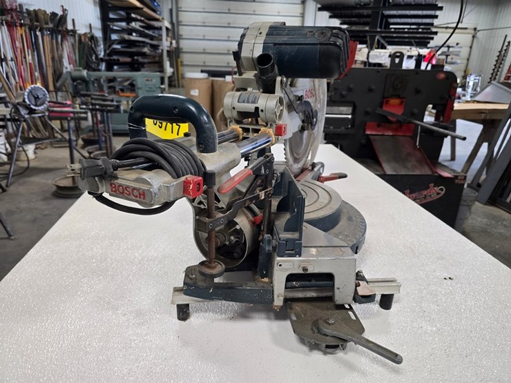 #9717-•-bosch-12"-compound-miter-saw-image-4