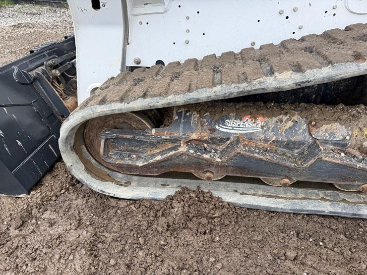 2024-bobcat-t770-image-17