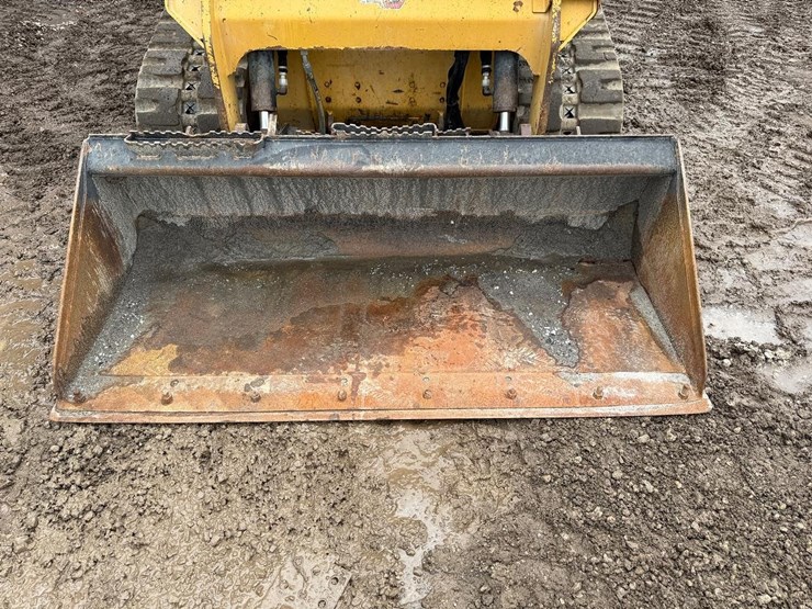 2023-caterpillar-259d3-image-9