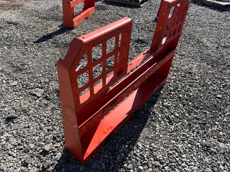 walk-through-skid-steer-fork-frame-backing-plate-image-1