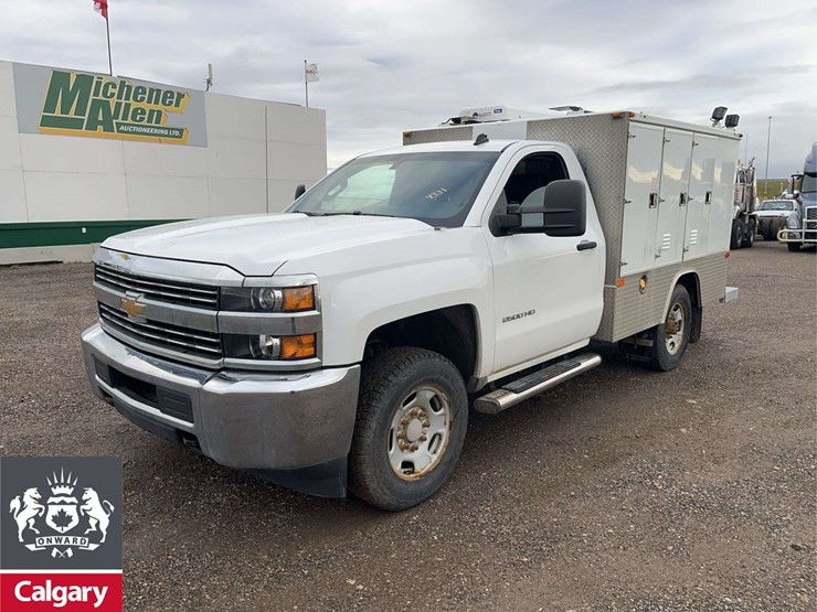 2015-chevrolet-silverado-2500hd-image-1