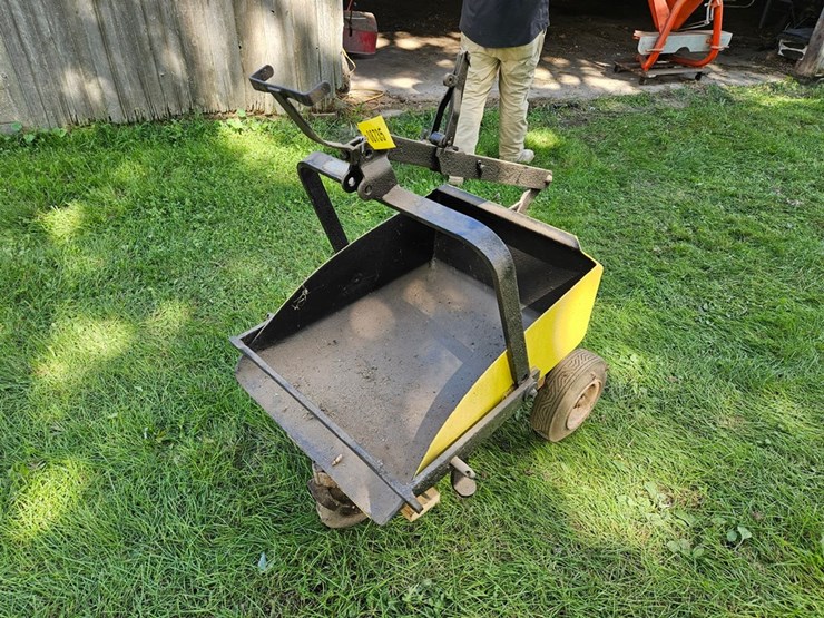 #8735-•-blackhawk-ba-24-dirt-scoop-image-1