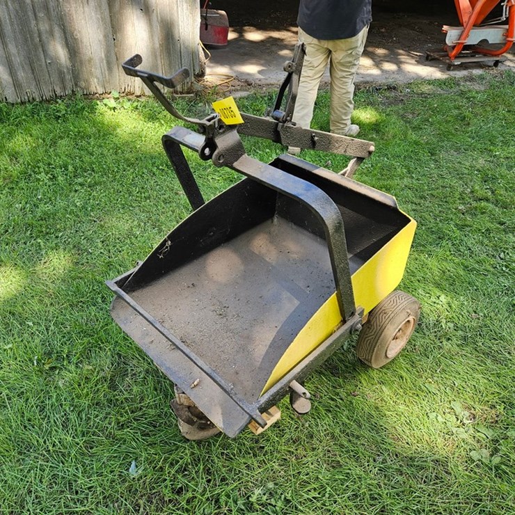 #8735 • Blackhawk BA-24 Dirt Scoop
