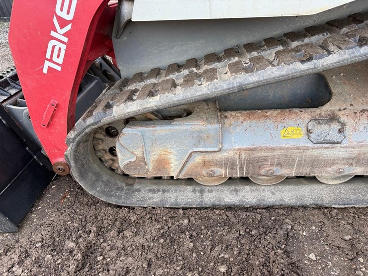 2020-takeuchi-tl8-image-18