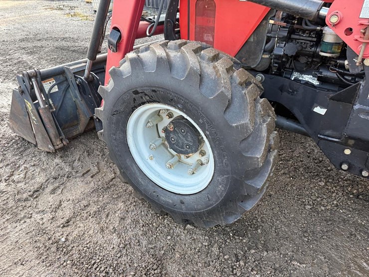 massey-ferguson-451-image-19