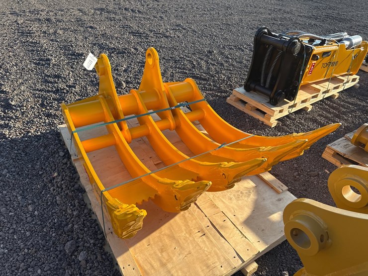 caterpillar-320-image-3