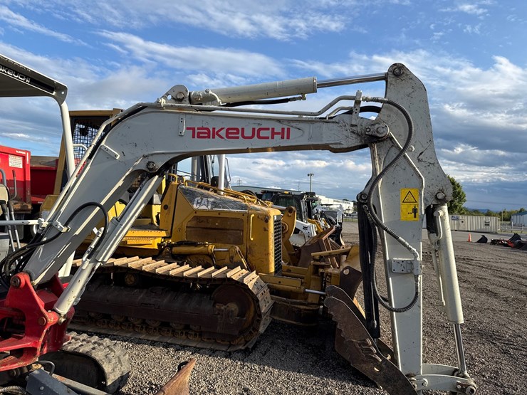 takeuchi-tb230-image-4