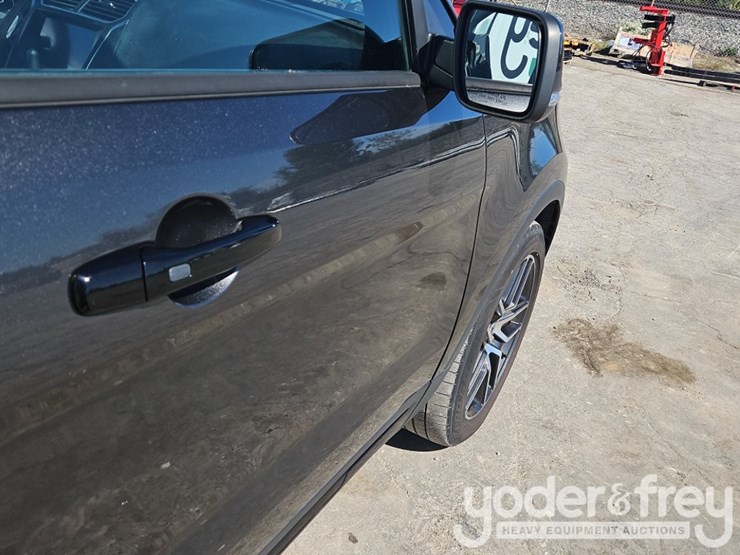 2019-ford-explorer-image-42