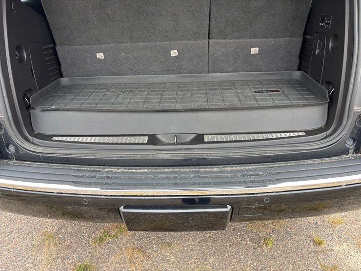 2015-chevrolet-tahoe-ltz-image-22