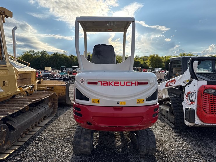 takeuchi-tb230-image-10