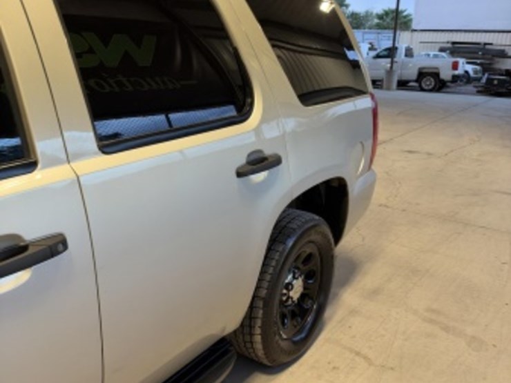 2014-chevrolet-tahoe-image-5