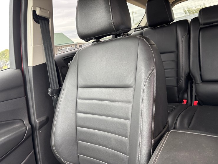2015-ford-escape-image-28