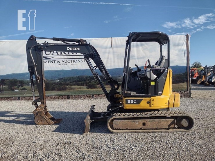 2021-deere-35g-image-1