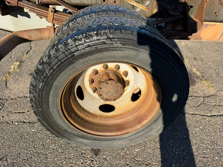 2013-ford-f550-image-57