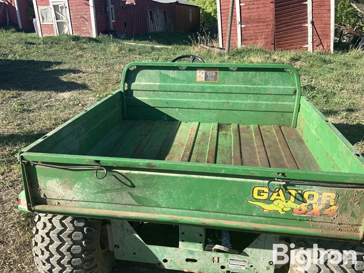 john-deere-gator-image-11