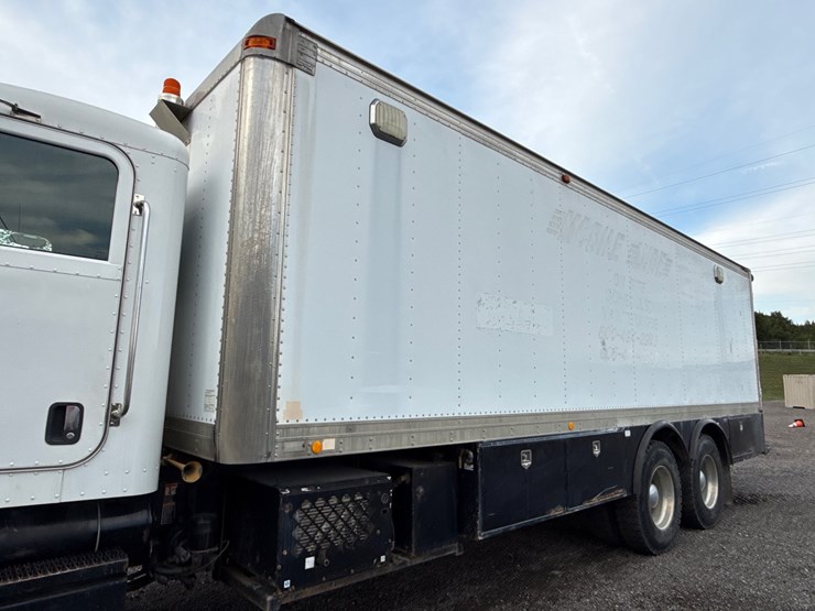 2007-peterbilt-340-image-15