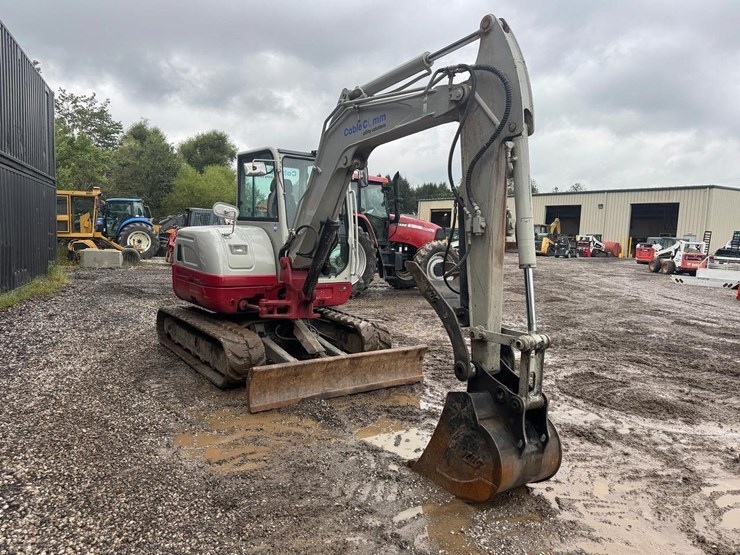 2016-takeuchi-tb260-image-8