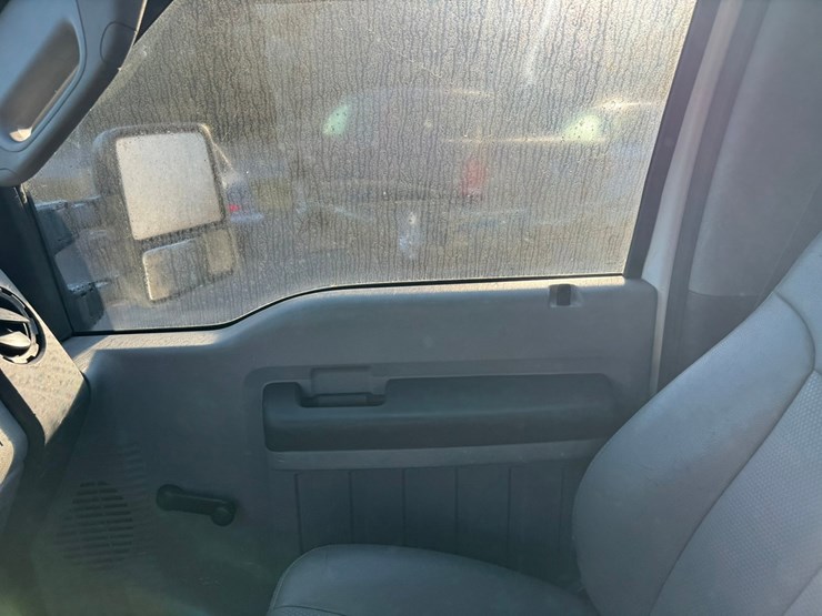 2013-ford-f550-image-35