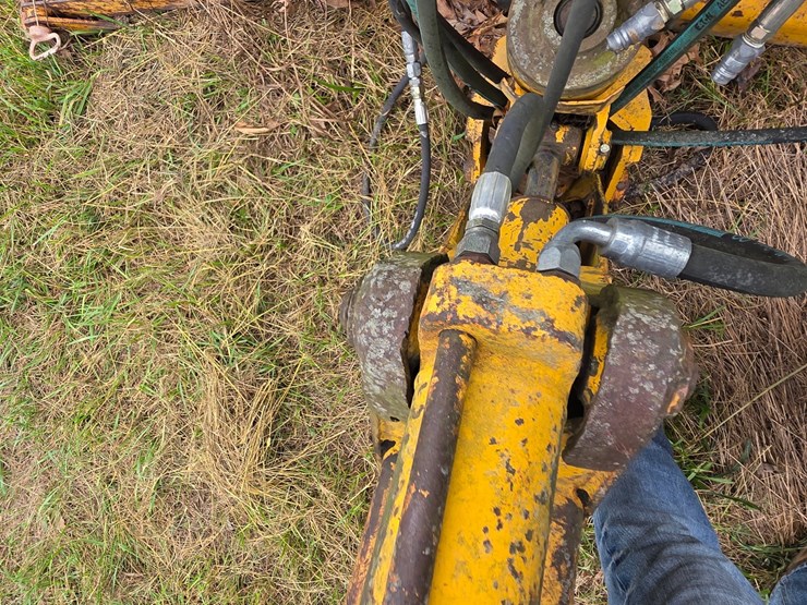 #25268-•-international-3082-series-a-back-hoe-attachment-image-21