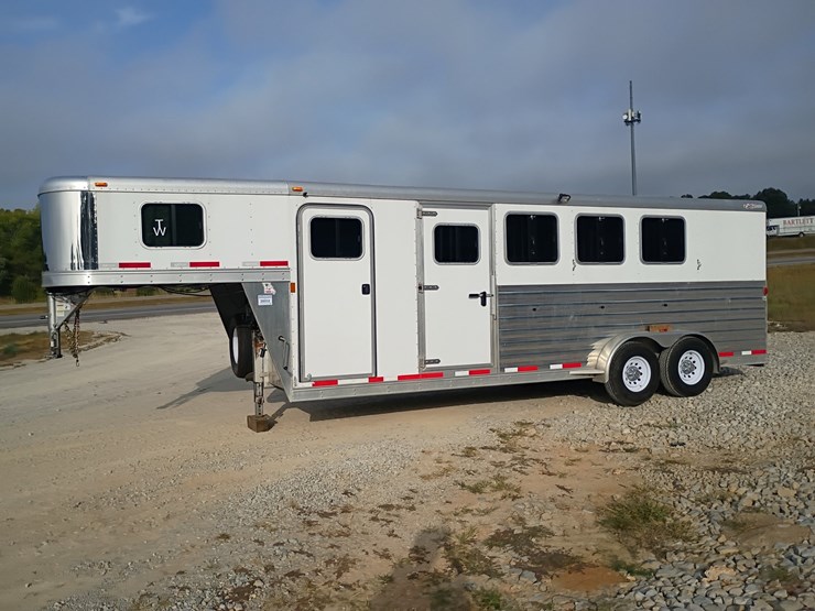 2012-custom-trailer-image-2