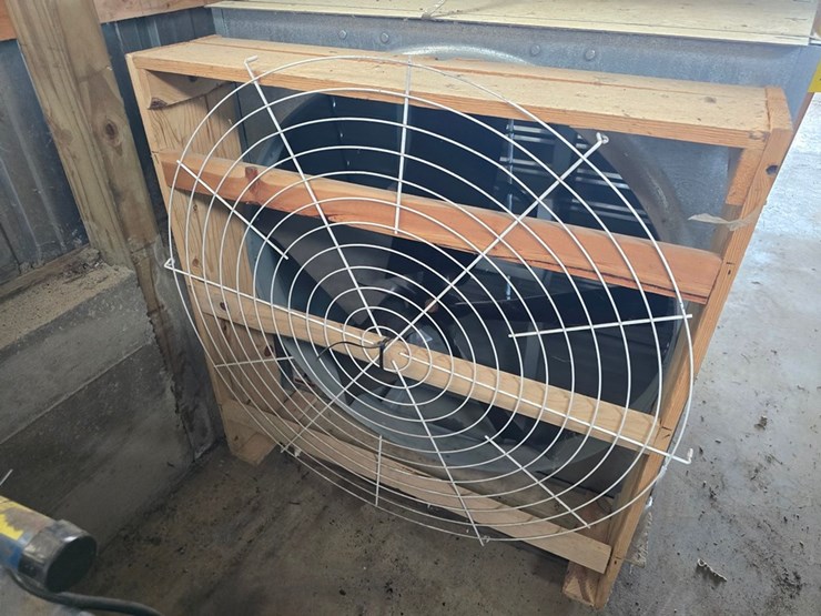 #9764-•-loyal-36"-cone-fan-image-3