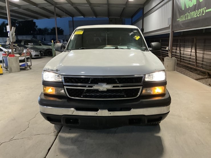 2007-chevrolet-silverado-1500-image-3