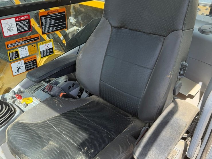 2024-deere-210g-lc-image-66