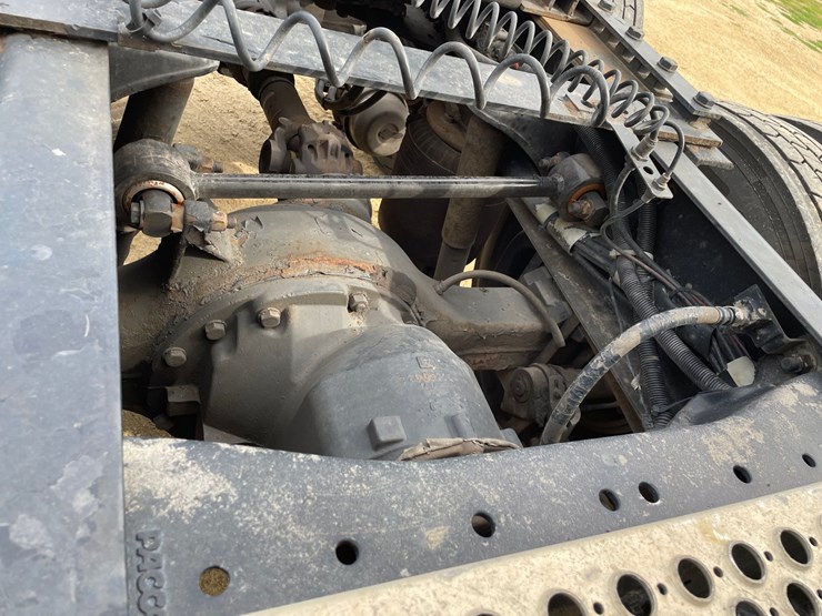2017-kenworth-t680-image-21