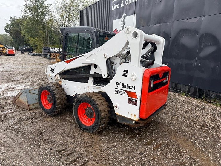 2022-bobcat-s740-image-2