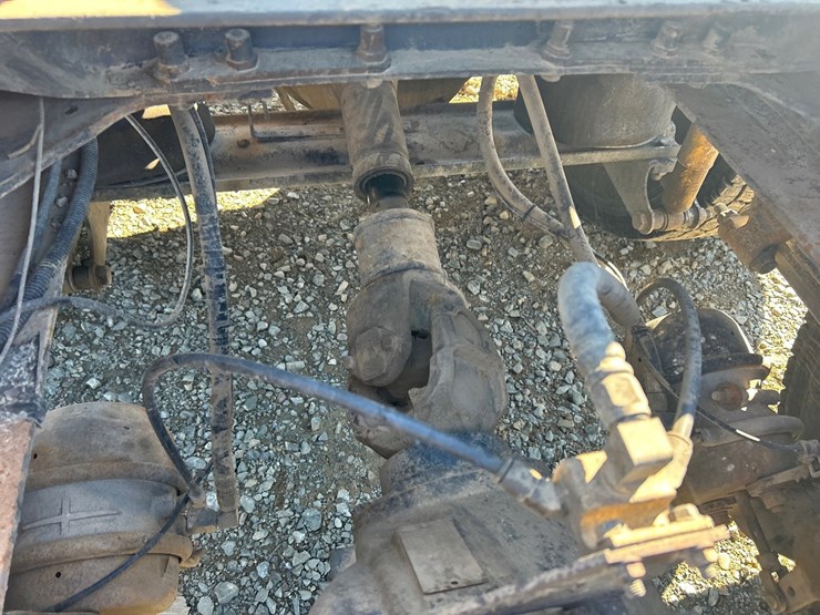 2004-mack-ch613-image-31