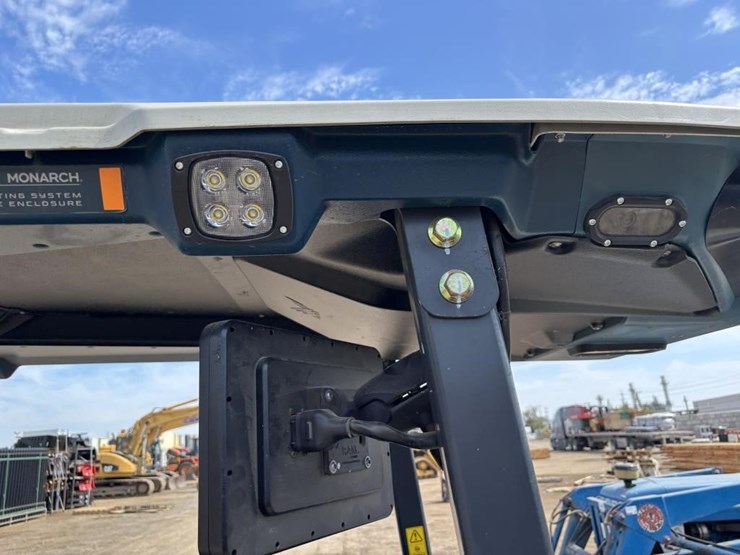 2023-monarch-mkv-tractor-image-20